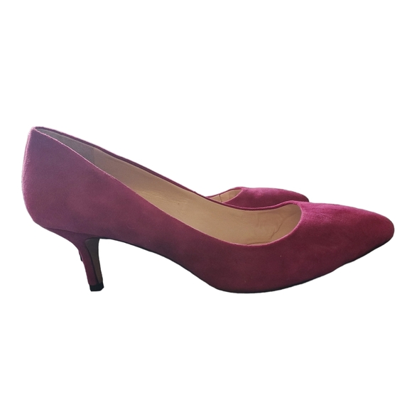 Vince Camuto purple faux suede 2½" heel shoes. 10M - Picture 3 of 10